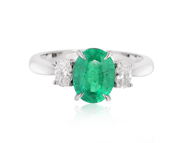 Золотое кольцо с изумрудом Замбия 1.90ct Evgeny Matveev Золотое кольцо с изумрудом Замбия 1.90ct Evgeny Matveev