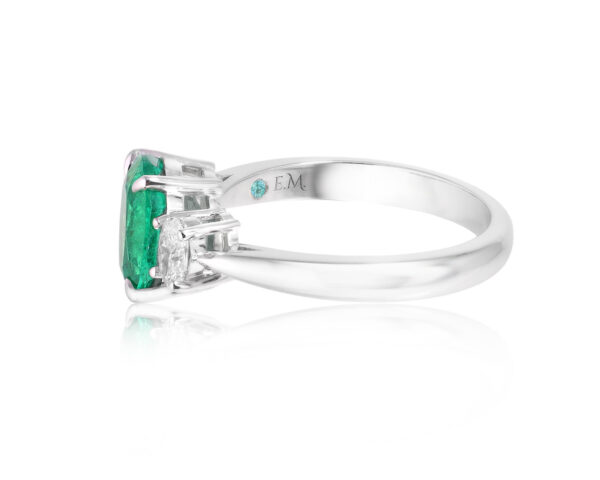 Золотое кольцо с изумрудом Замбия 1.90ct Evgeny Matveev Золотое кольцо с изумрудом Замбия 1.90ct Evgeny Matveev