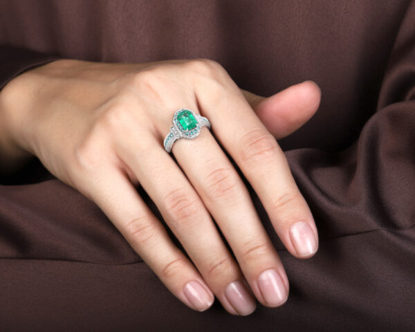 Золотое кольцо с изумрудом 1.71ct и турмалинами параиба 0.90ct Evgeny Matveev