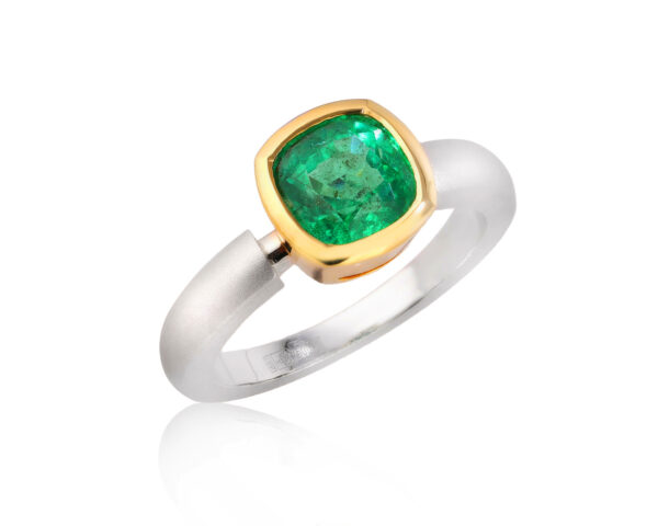 Золотое кольцо с изумрудом Замбия 1.82ct Evgeny Matveev
